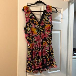 Show me your Mumu romper. Good condition and no snags as far as I can see.